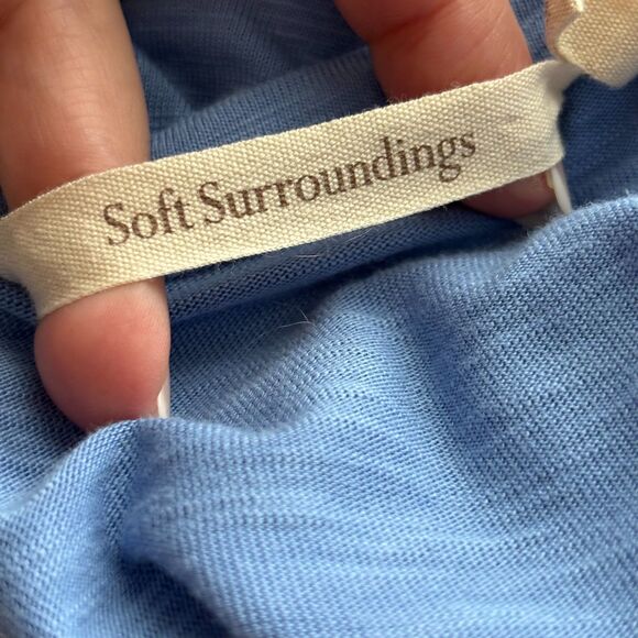 Soft Surroundings Women Stepped Hem Scoop Neck Top Light Blue Medium C217 - Picture 6 of 9